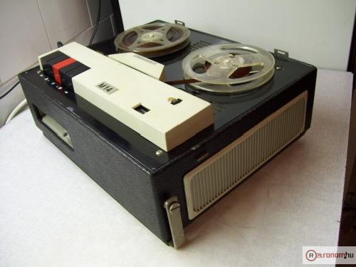 BRG M-14 magnetofon