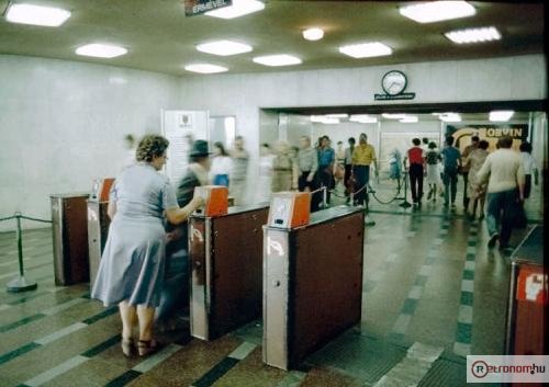 Metró  peronzár autómata