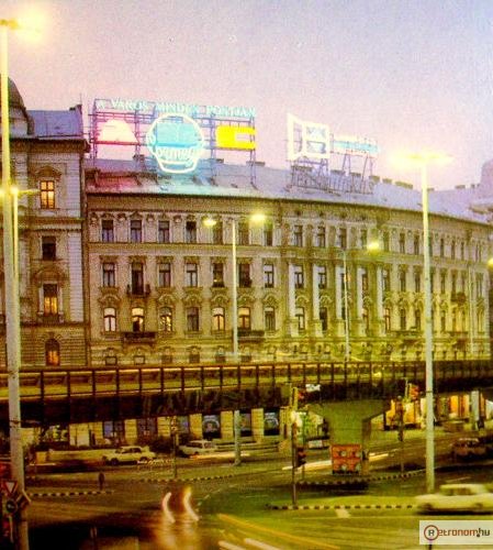 Nyugati Marx tér neonok