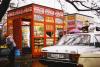 Hamburger és Pék bódé a Budai Skála piac sarkánál