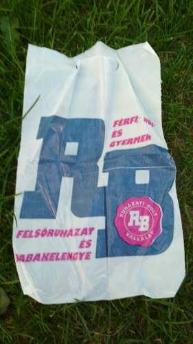 Ruházati bolt reklámzacskó