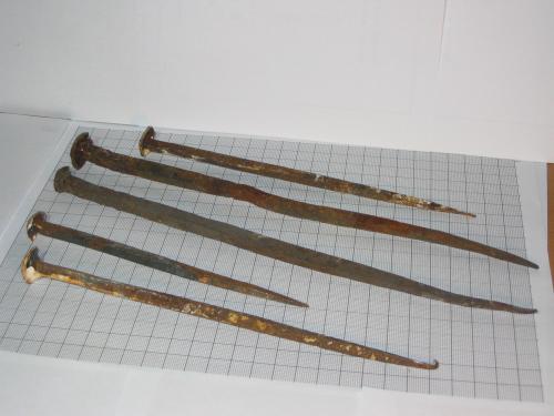 Kézzel kovácsolt szegek (120-150 éves)