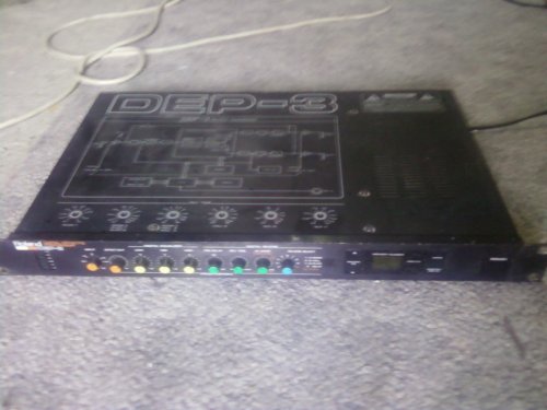 Roland digitális effektprocesszor 1986 os kiadásu,ha jól tudom Roland digitális effektprocesszor 1986 os kiadásu,ha jól tudom
