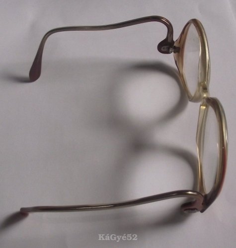 Hong Kongi szemüveg