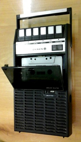SANYO hordozható magnetofon 