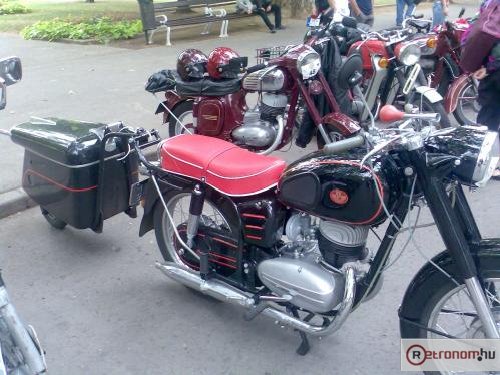 Pannonia motorkerékpár motorkulival