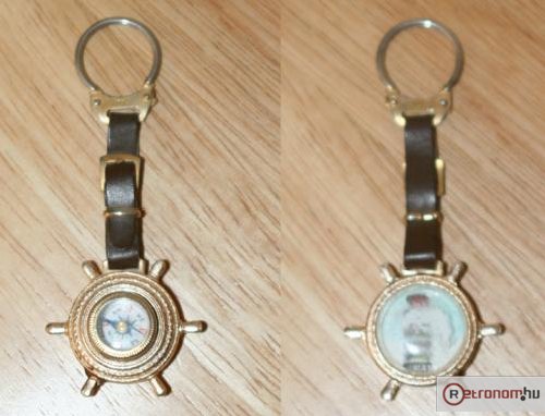 Iránytű kulcstartó