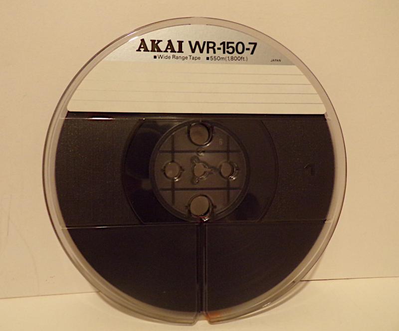 Akai_WR_150-7_orso.jpg