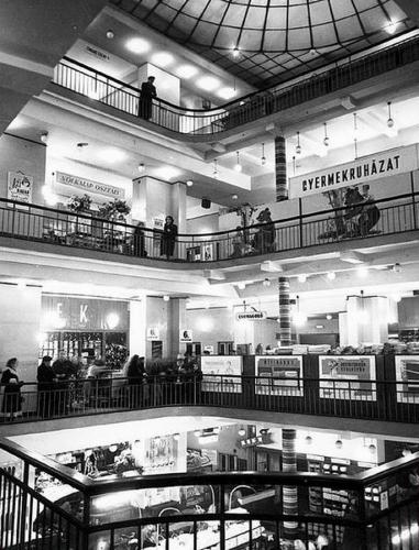 Divatcsarnok belülről