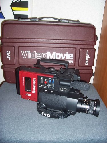 JVC  GR-C1 camcorder - a világ első VHS-C kameramagnója