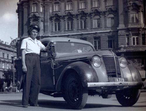 Opel taxi 1951-ben Opel taxi 1951-ben