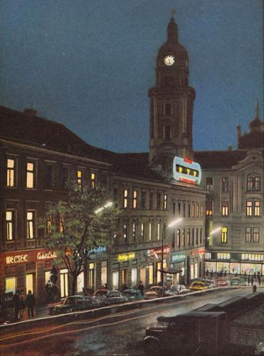 Pécs Széchenyi tér neonokkal Pécs Széchenyi tér neonokkal