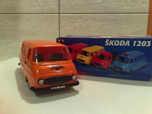 Skoda lendkerekes autó