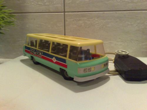 Lengyel távirányítós autóbusz