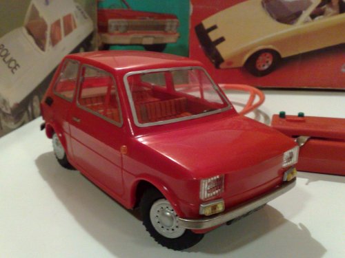 Polski Fiat 126p távirányítós autó Polski Fiat 126p távirányítós autó