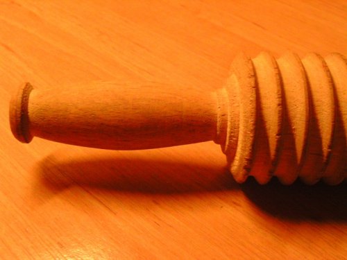 Mi ez ? Tésztavágó sodrófa.