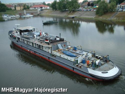 Tatabánya vontatóhajó közép-dunai 1200Le-s 