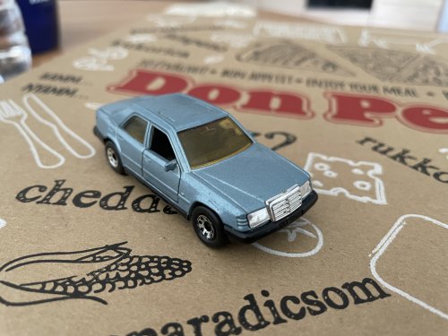 Matchbox Mercedes-Benz E300