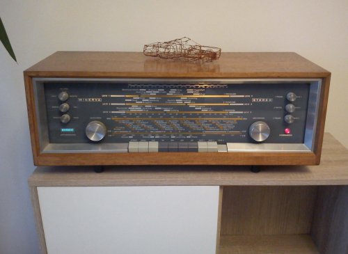 Minerva 655 elektroncsöves sztereó rádió