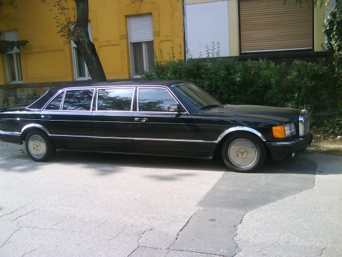 Mercedes Benz retro limuzin Mercedes Benz retro limuzin