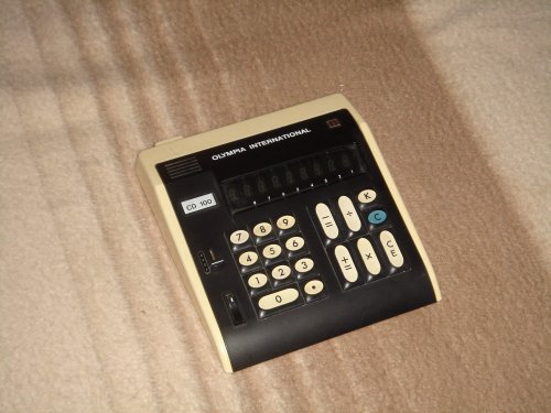 Olympia International CD-100 asztali számológép
