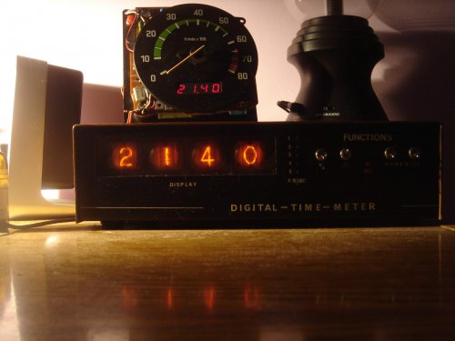 Újabb nixie-csöves digitális óra