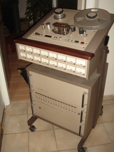 TASCAM 85-16B 16-sávos stúdiómagnó