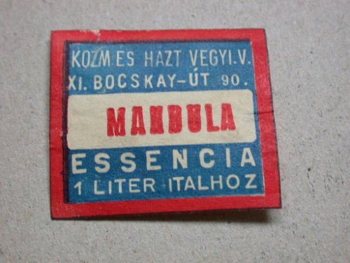 Mandula essencia címke