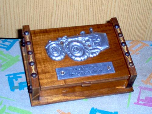 Vöröscsillag Traktorgyár - Díszdoboz