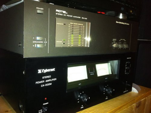Rotel RB 1010 és Cybernet CA-200-M végfokok