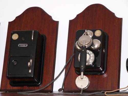 Standard telefon pénzbedobó mellékszekrénnyel