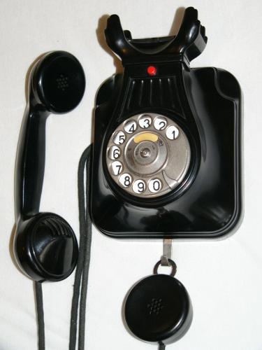 CB 35-ös telefon fali változatban, póthallgatóval