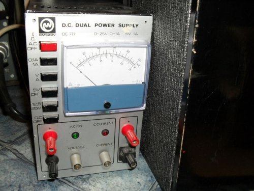 OMSZÖV OE 711 állitható kettős tápegység