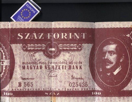 Száz forint Száz forint