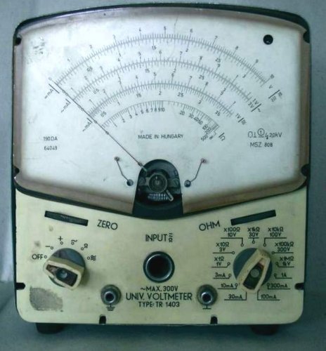 Pestvidéki Gépgyár voltmérő