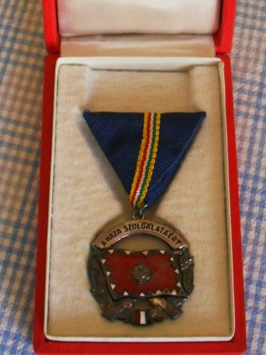 A haza szolgálatáért, bronz