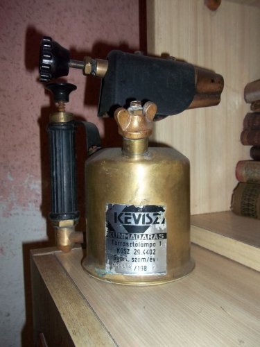Benzines forrasztólámpa "KEVISZ"