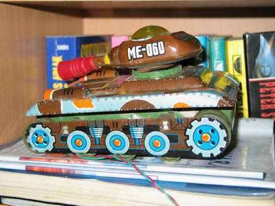 Távirányitós tank lemezből