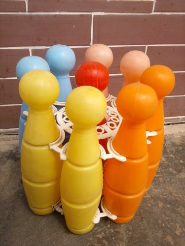 műanyag kuglibábuk