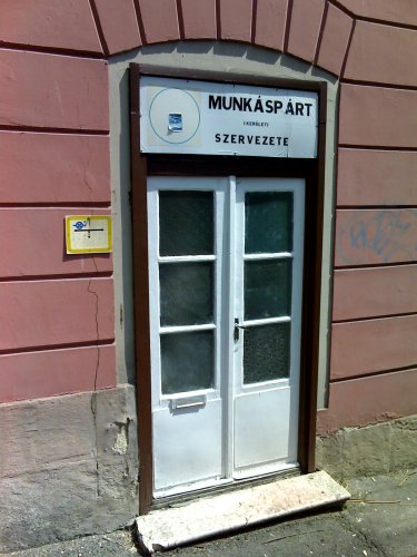 Munkáspárt iroda a várban