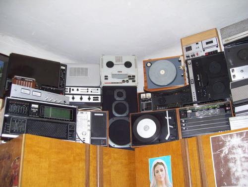 Ezek a termékek kaphatóak voltak az Újpesti Áruházban is.