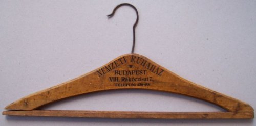 Vállfa Nemzeti Ruhaház