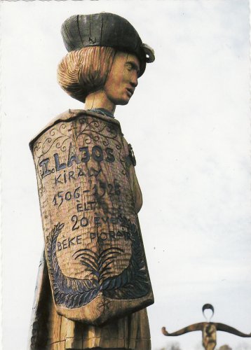 Mohács II.Lajos király szobra