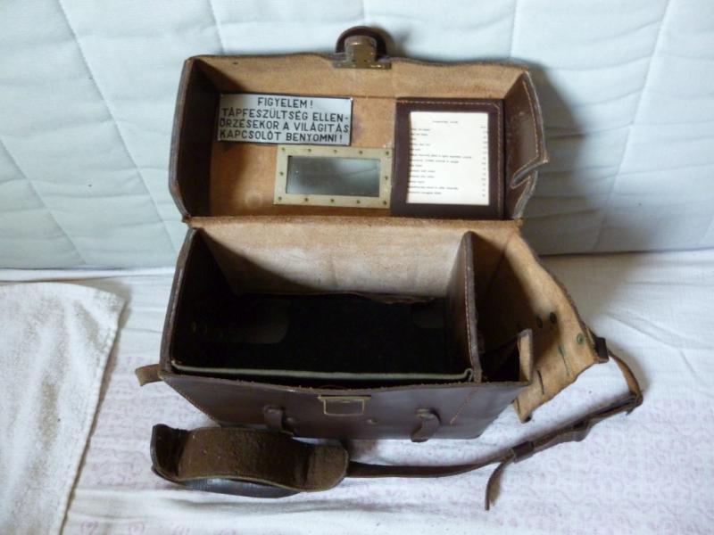 A bőr hordtáska belseje