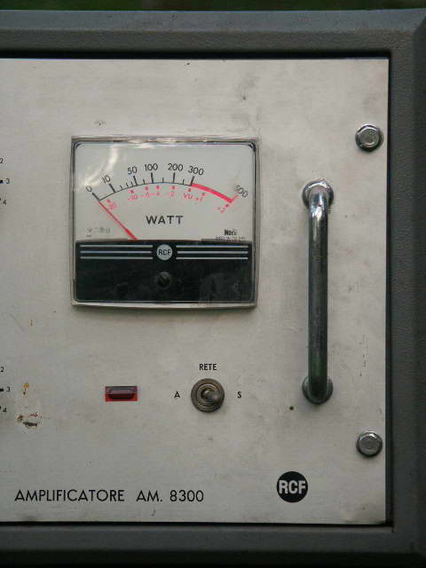 RCF Amplificatore AM 8300 keverő erősítő 4.jpg
