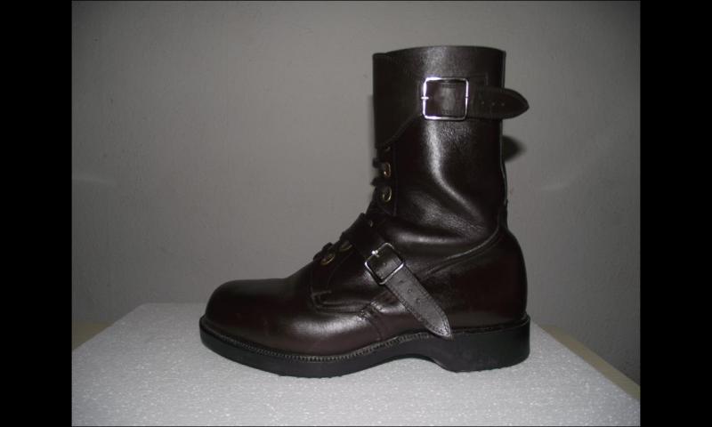 ejtőernyős surranó oldalról.JPG