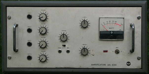 RCF Amplificatore AM 8300 keverő erősítő 1.jpg