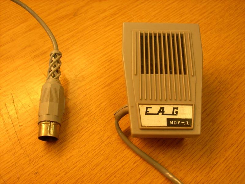 A mikrofon és a tuchel csatlakozó