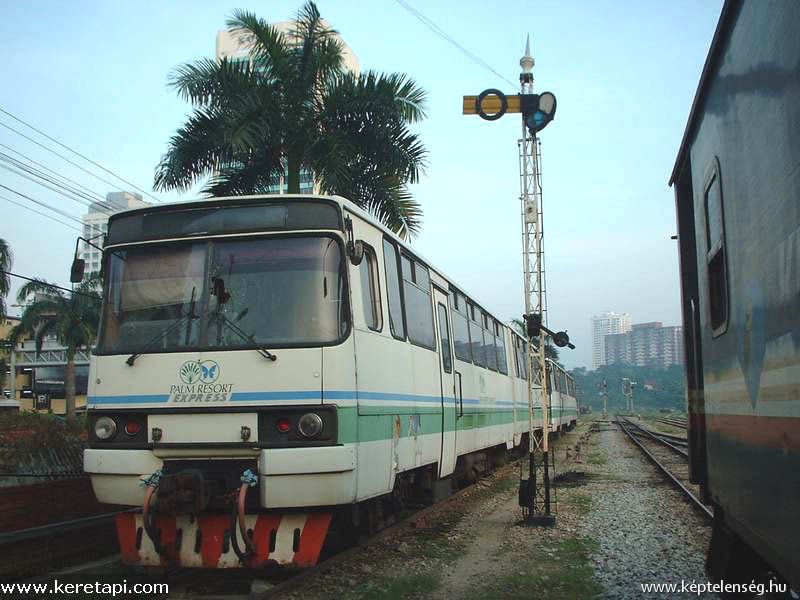 Bzmot 601 Ganz-MÁVAG-Ikarus Malajzia Palm Resort Express.jpg