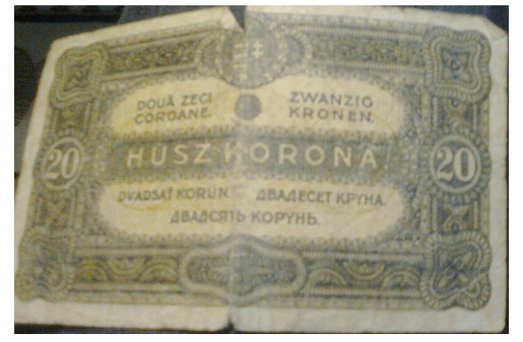 Húsz Korona hátulról
